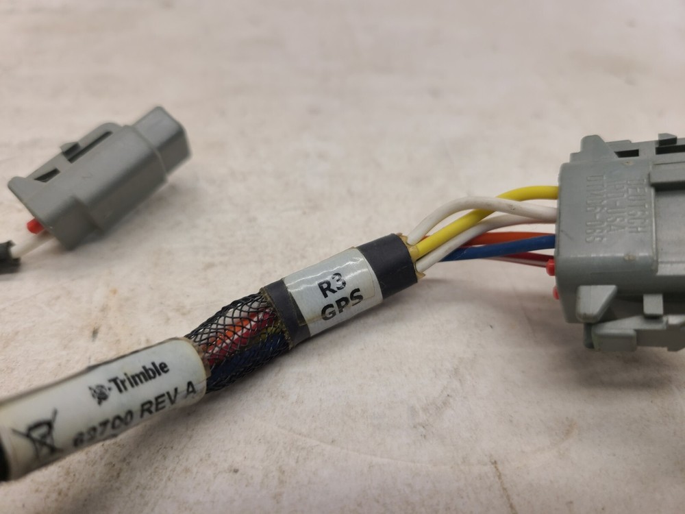 Trimble_62700_CNH Hybrid Autopilot Adaptor Harness/Cable