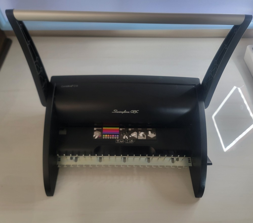 Swingline GBC CombBind C12 GBC Binding Machine Binds up to 225 Sheets WORKS