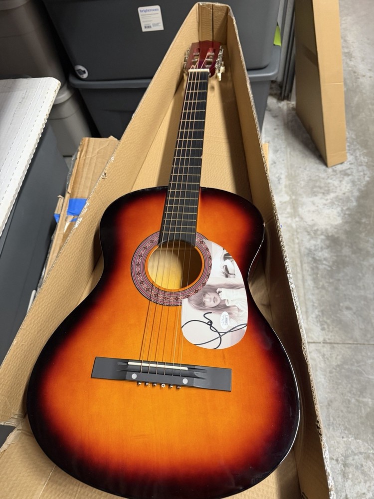 Taylor swift Autographed Sunburst Guitar JSA Authenticated