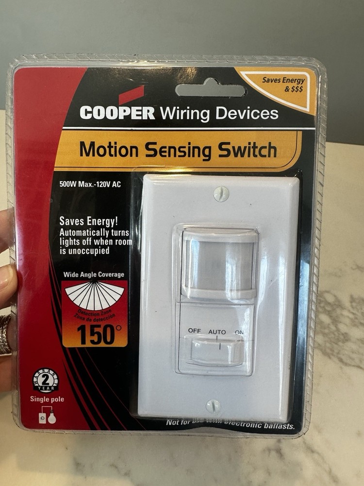 Cooper Wiring Devices K6105W Occupancy Sensor Wall Switch White 120V