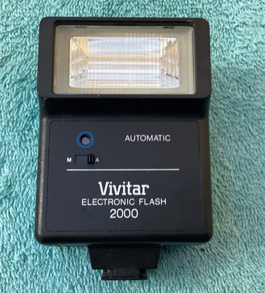 Vivitar 2000 Electronic Flash. NIB.