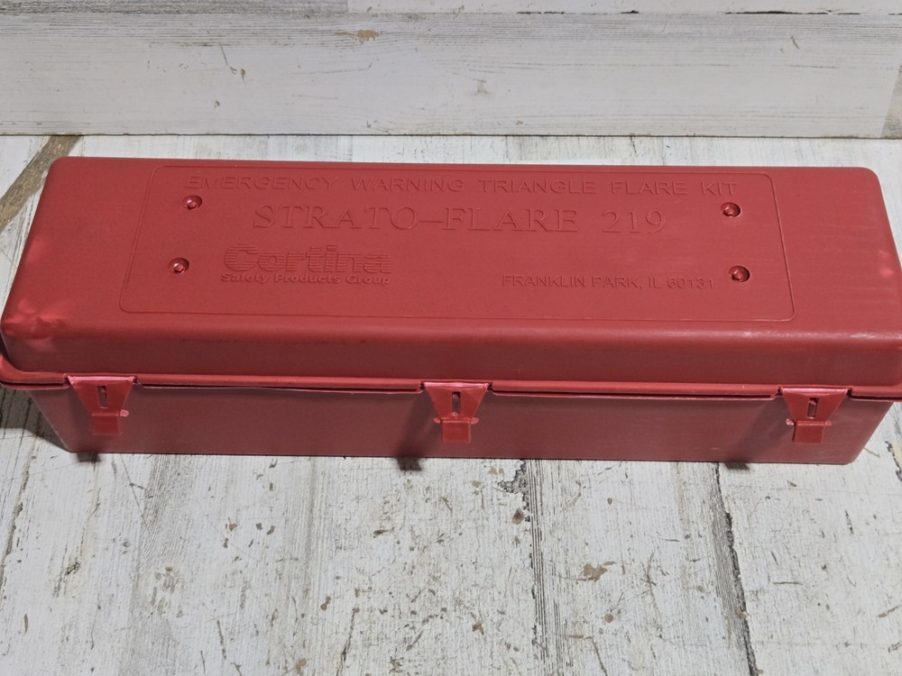 Cortina Strato Flare 219 Emergency Triangle Flare Kit (3 Triangle Flares)