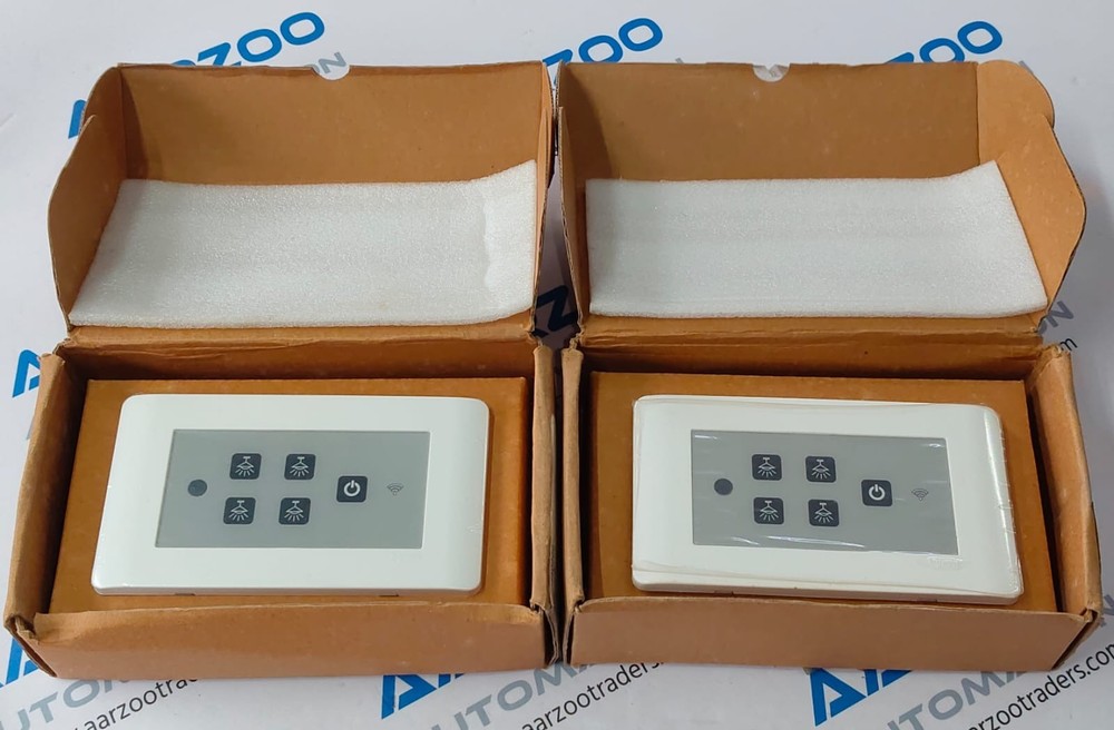 NEW IN BOX SCHNEIDER IH0440000 4 KEYS + MASTER - 4M SMART TOUCH PANEL