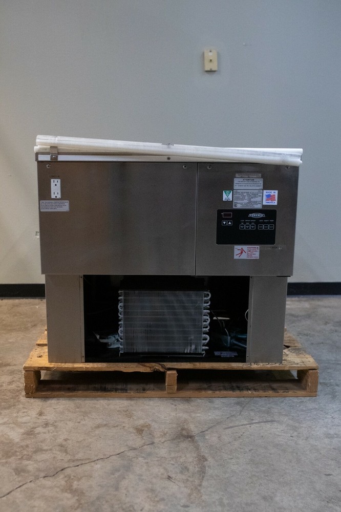 Federal SQ-3CDSS Refrigerated Self Serve Case - New - Open Box
