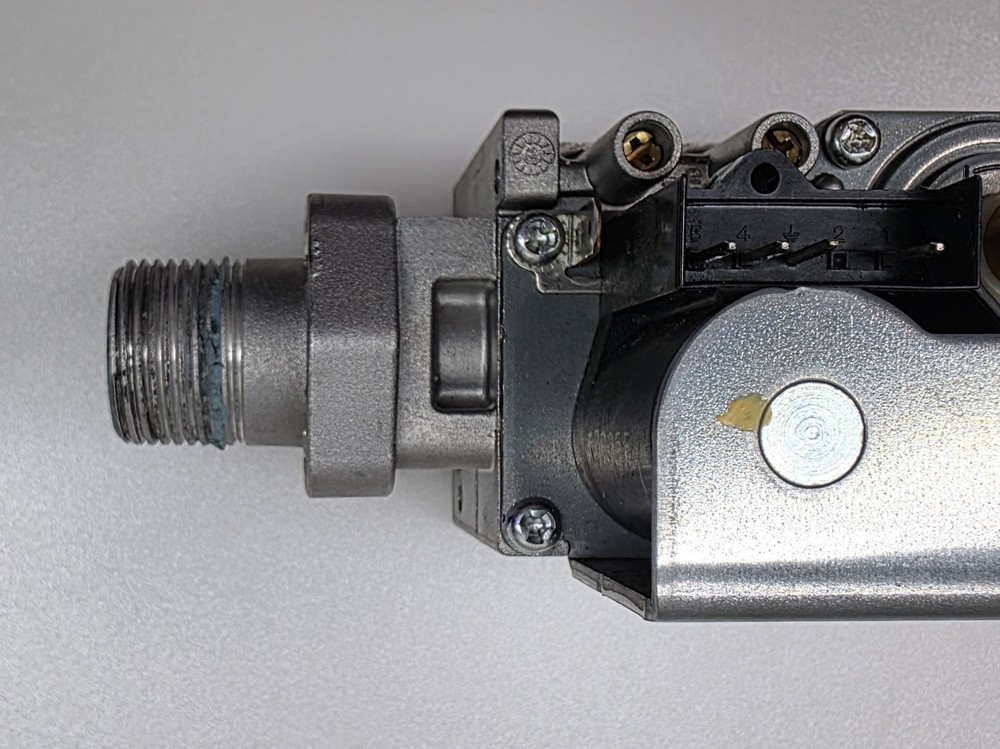 Time Engineering - Gas Valve Assembly For Navian Boiler - ET72S.X0209 - 1/2psi