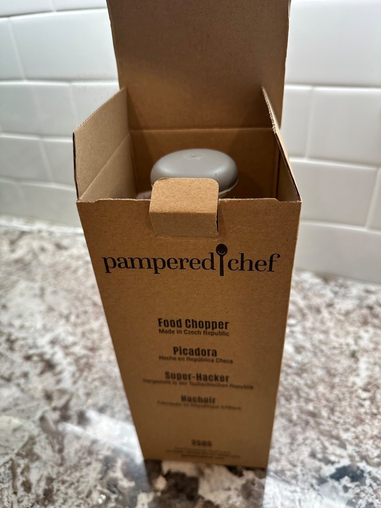 Pampered Chef Food Chopper (Top-Down Push Function) White - #2585