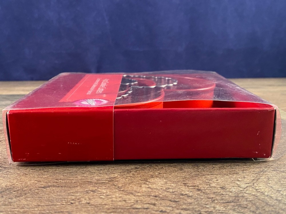 Wilton 2308-0079 Nesting Hearts Cookie Cutter 4pc Set