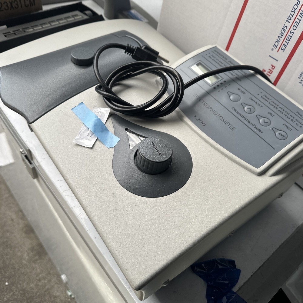 VWR Spectrophotometer 1200