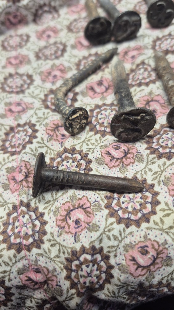 29 Antique Nails