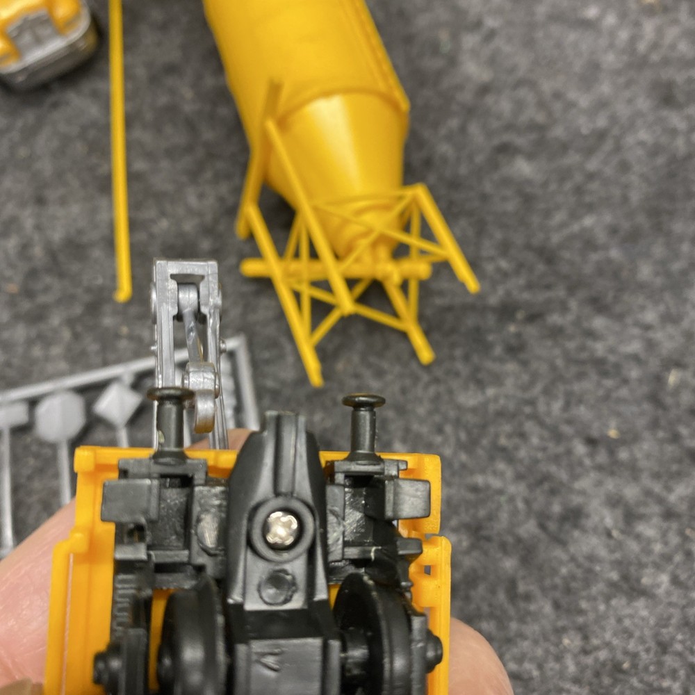 New Ray Construction Set With Train