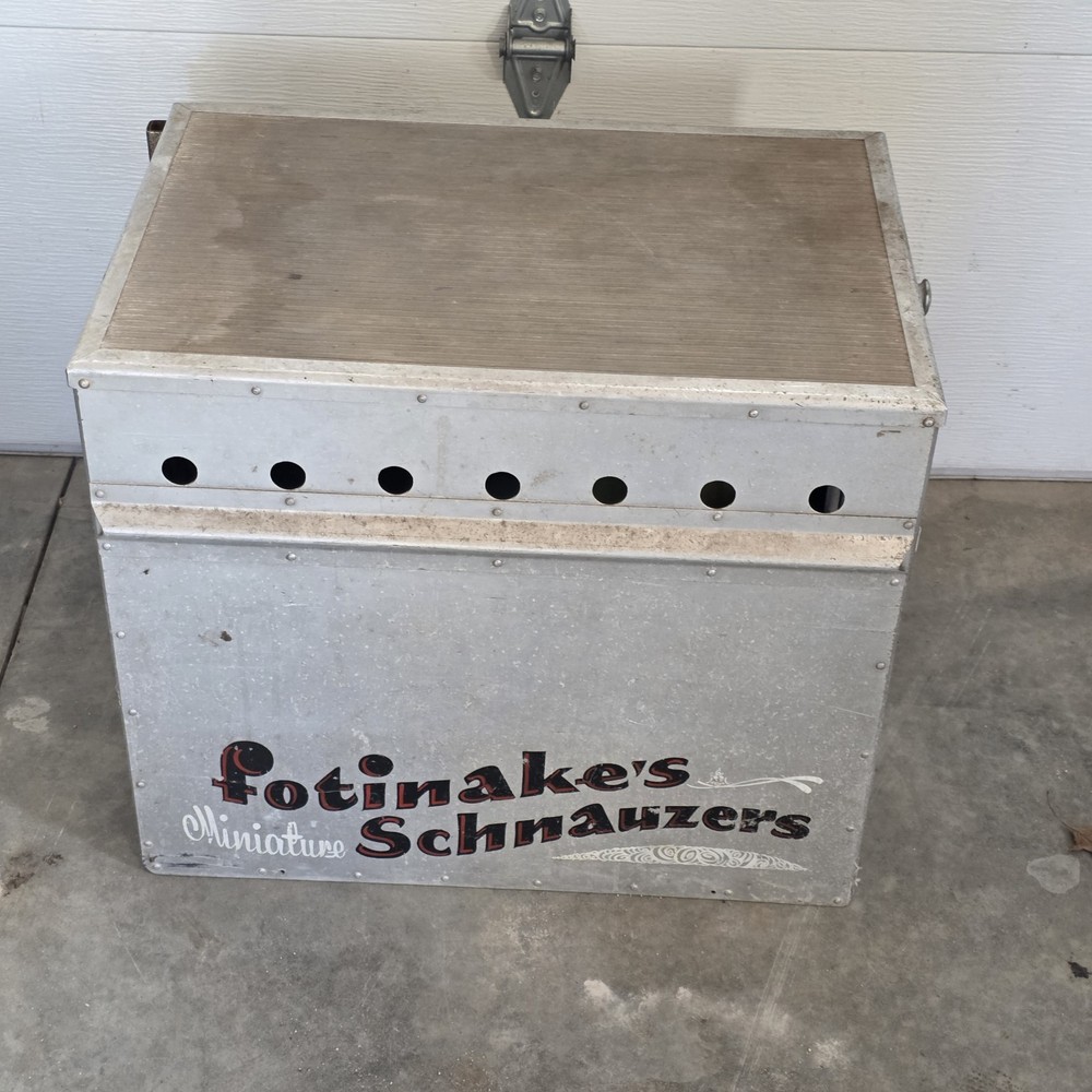 Bob McKee Vintage Dog Crate Macabre Stackable Flight Crate. 25"x20"x16" With Key