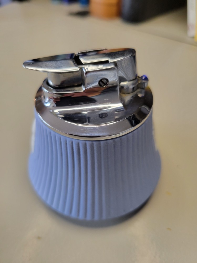 vintage ronson table lighter made in England ( WORKING)