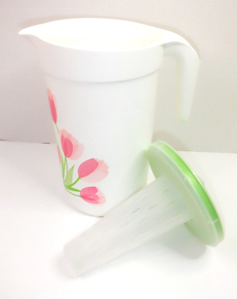 Tupperware Tulip 1 Gallon Pitcher
