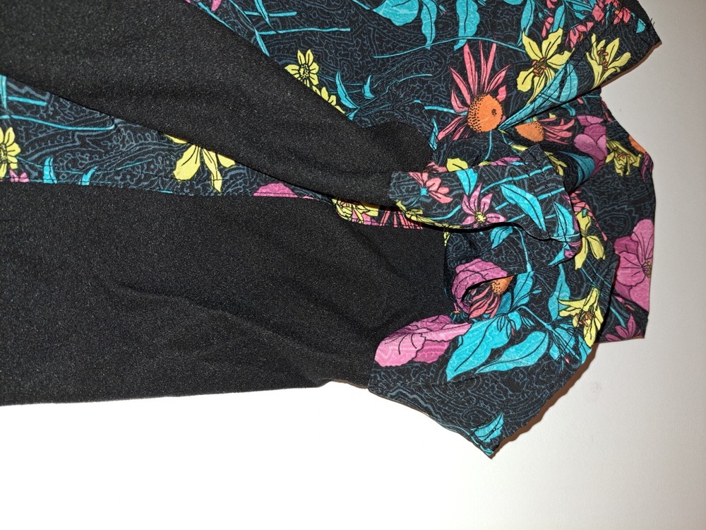 Cherokee scrub tops x 5 size small