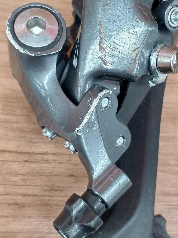 RD-R2000 Rear Derailleur