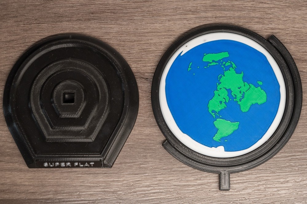 Flat Earth Globe - Flat Earthers - w/ TEXT