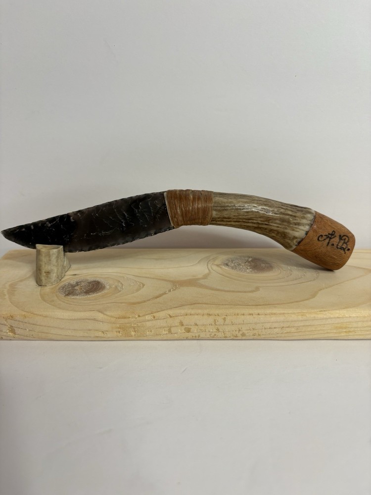 flint knapped knife
