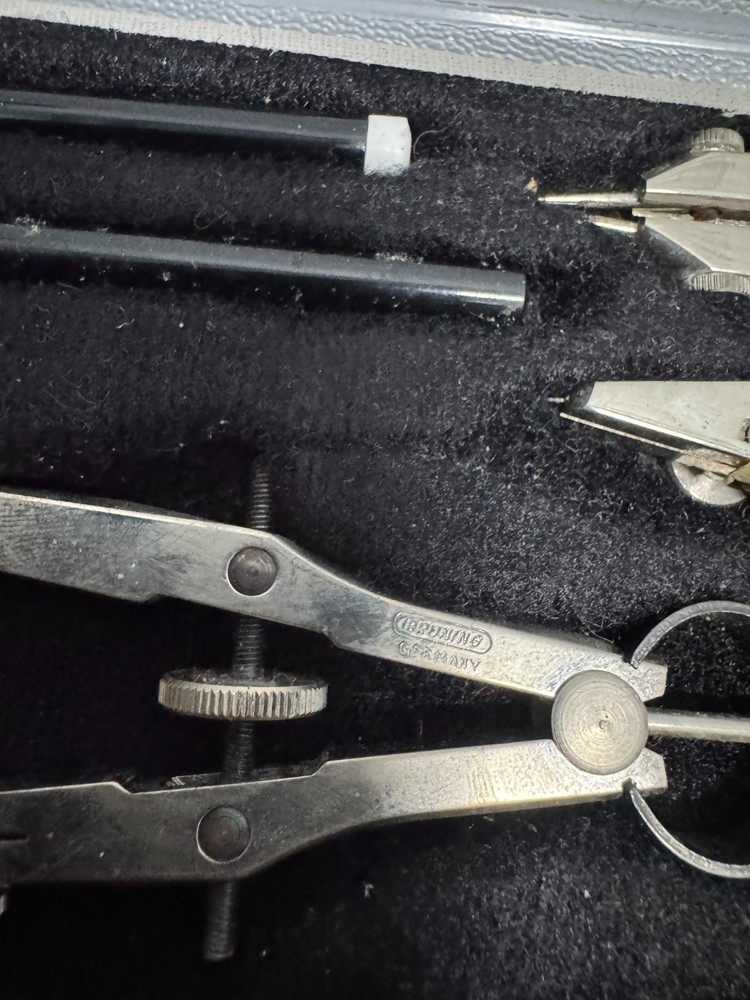 Scola Studio 1267 Drawing Drafting Compass Set Hard Case.