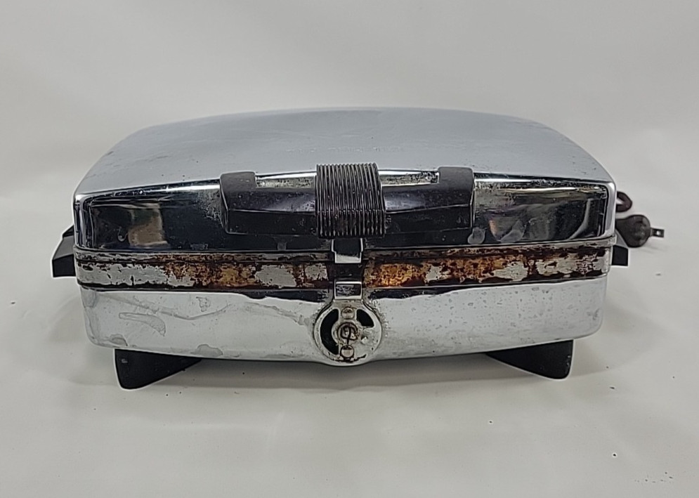 Toastmaster Waffle Iron Maker Model 2D3 Chrome