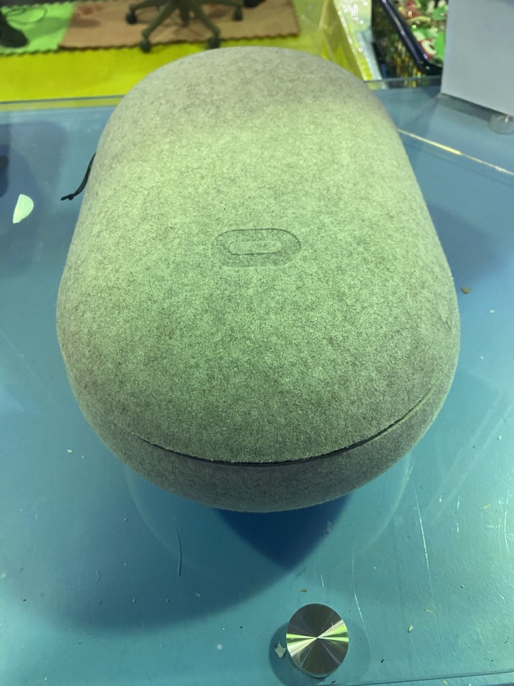 Oculus / Meta Official Quest 2 Carrying Case - MINT CONDITION