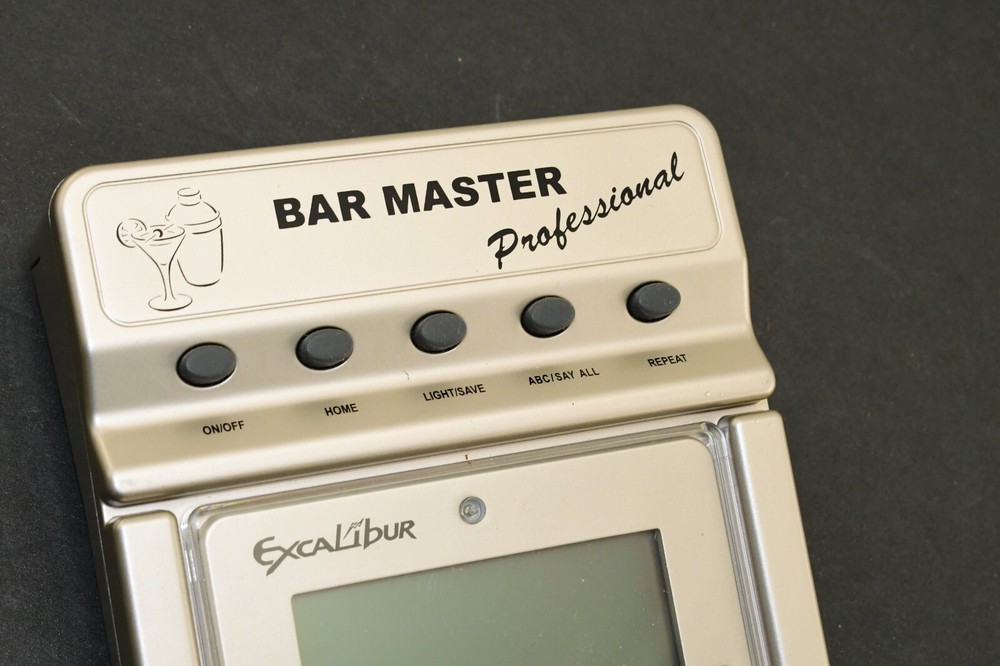 Excalibur Electronic Talking Pocket Bar Master Professional Recipe Maker Jokes