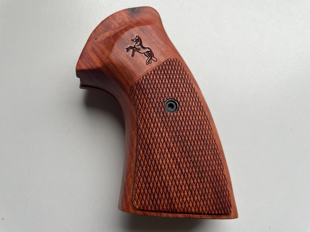 Premium Grip For COLT PYTHON (I,E Fr ame) Checker Hard wood new design