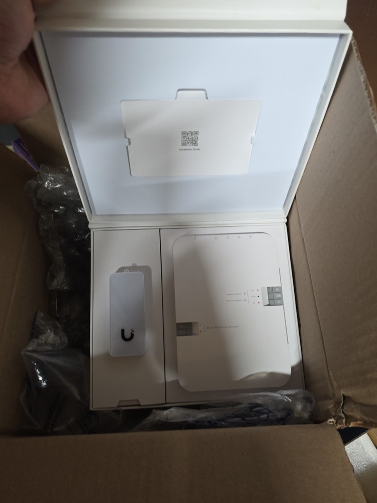 Ubiquiti Access G2 Starter Kit (UA-G2-SK)