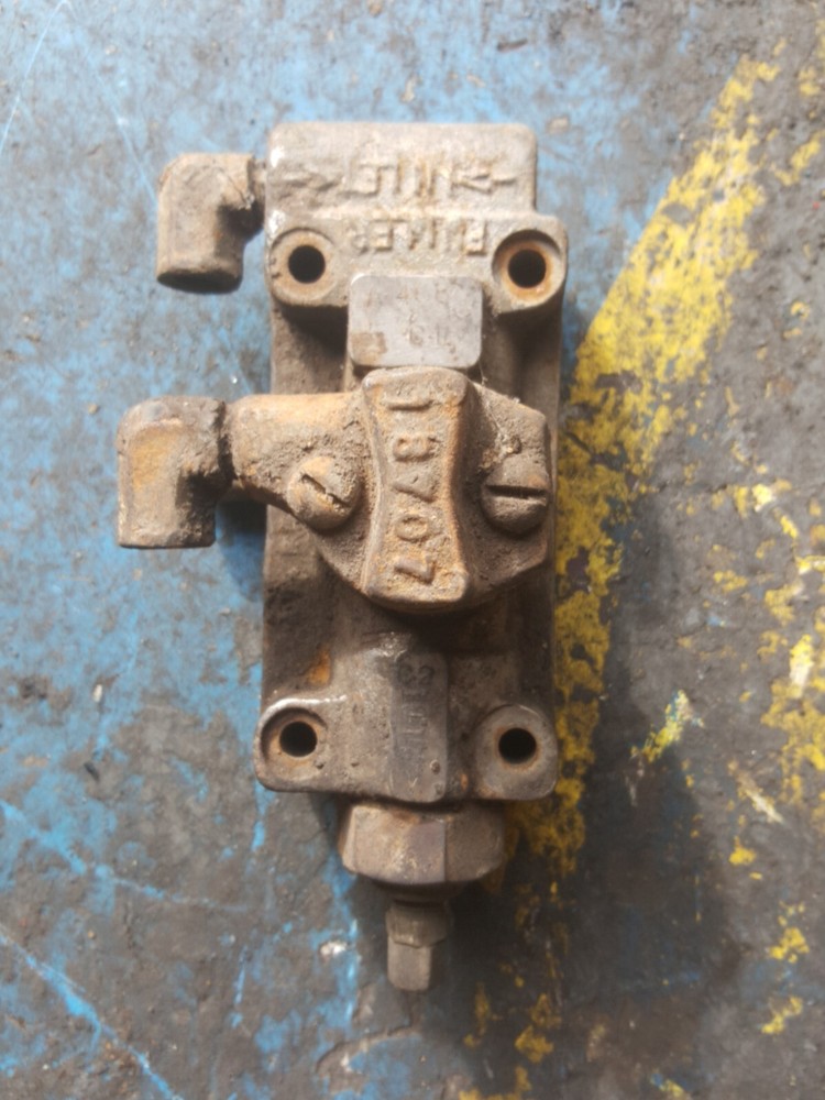 EATON FULLER SLAVE VALVE A-4688