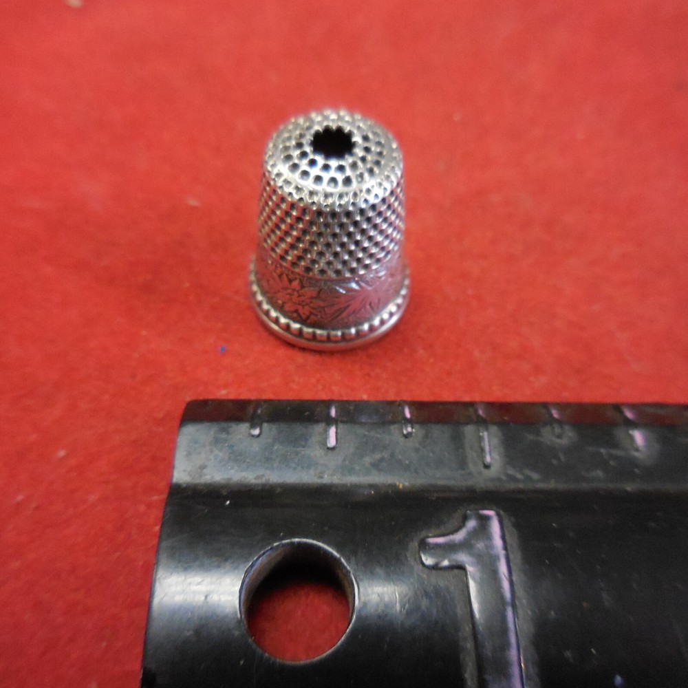 Vintage sterling silver Thimble -tested not marked
