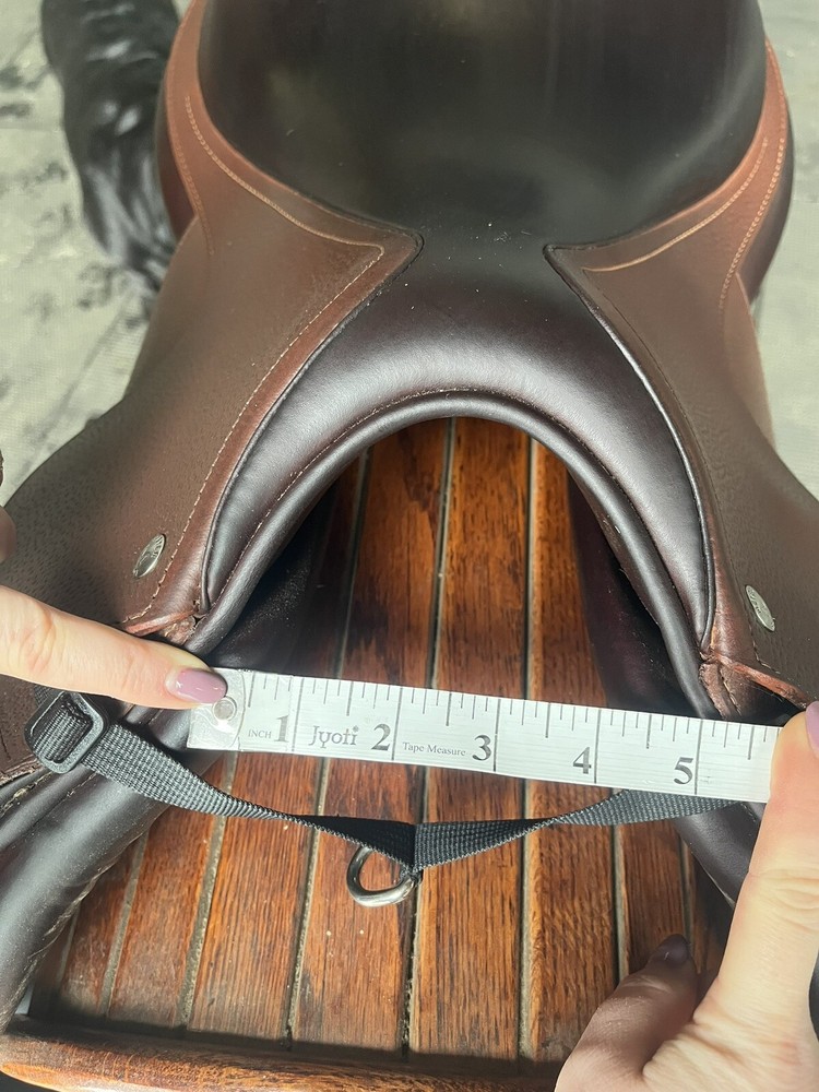 Meyer Saddle - 2022 17" Grain Leather