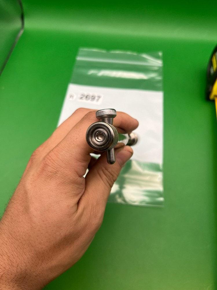 Autococker Bolt