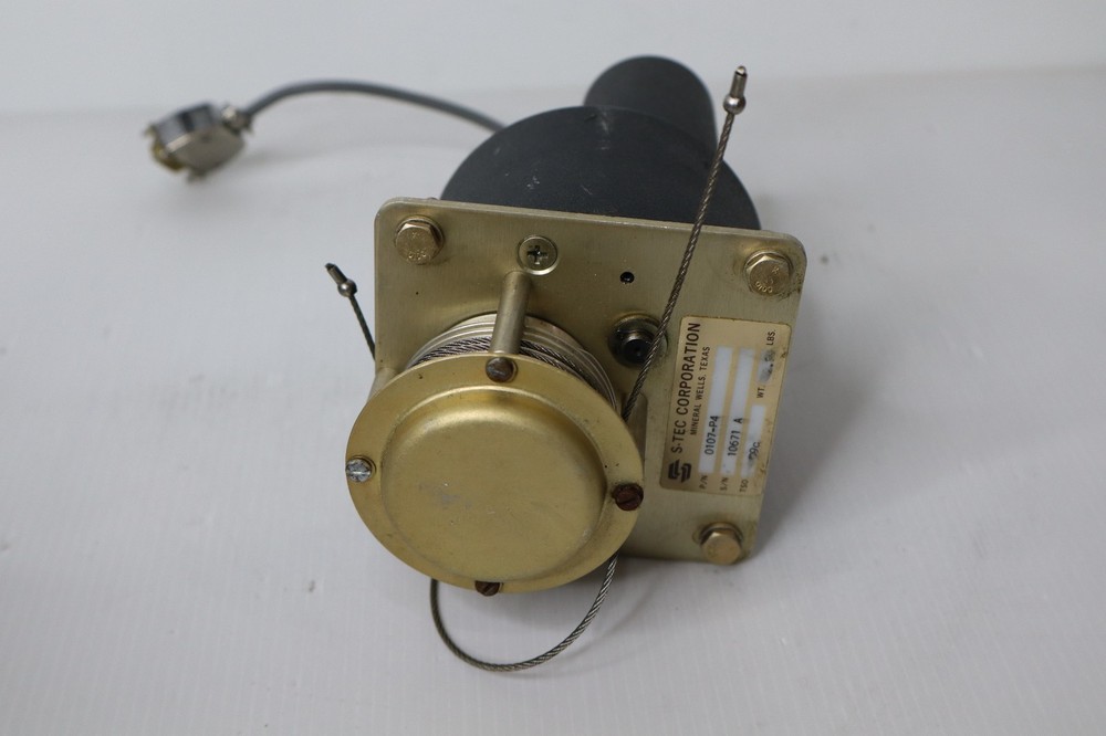 S-TEC 0107-1-P4 Autopilot Pitch Servo
