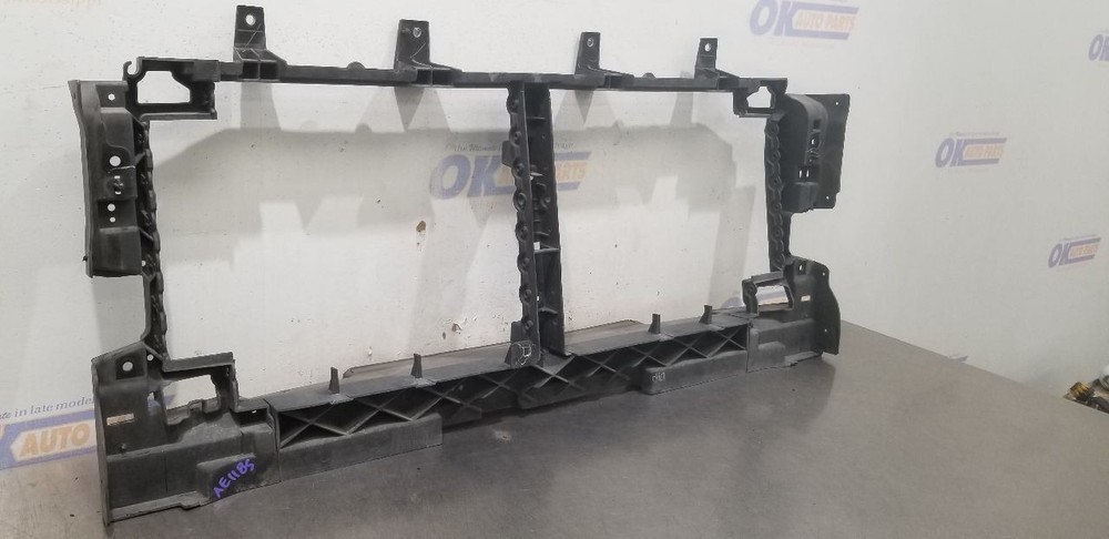 20 CHEVY SILVERADO 1500 AIR SHUTTER 5.3L