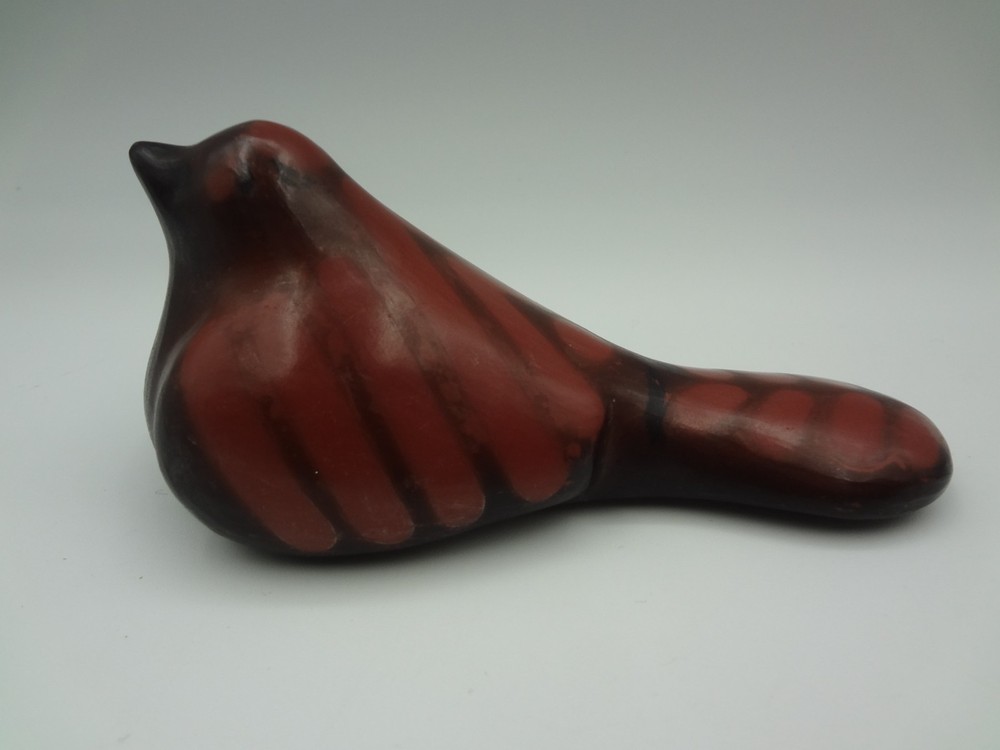 Chulucanas Peruvian Striped Bird Art Pottery - Ernesto V Sanchez