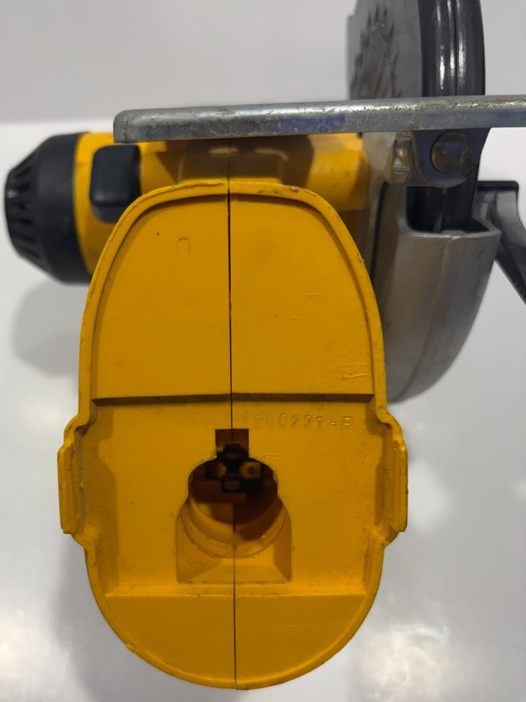 DeWalt DW939 18V Cordless Circular Saw – Bare Tool with Blade