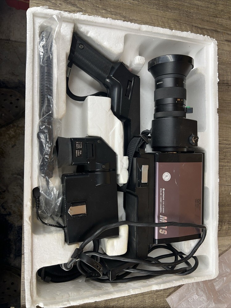 Hitachi VK-C2000 Color Video Camera