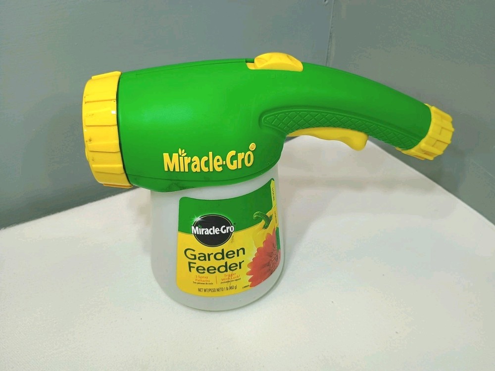 Miracle-Gro Garden Feeder Sprayer Multiple Spray Patterns Improved Trigger