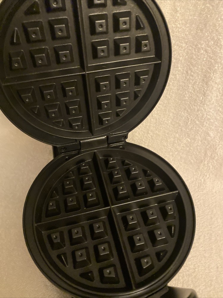 Cooks Essentials Rotating Waffle Maker Model 808