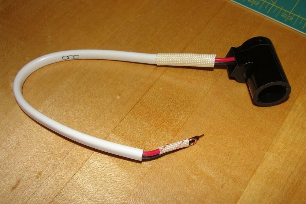 Replacement Singer Featherweight 221    Light Socket & Cord Assembly