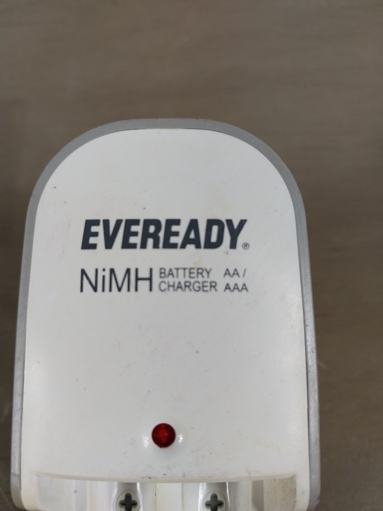 Eveready Battery Charger NiMH AA/AAA Model EV2PC4E