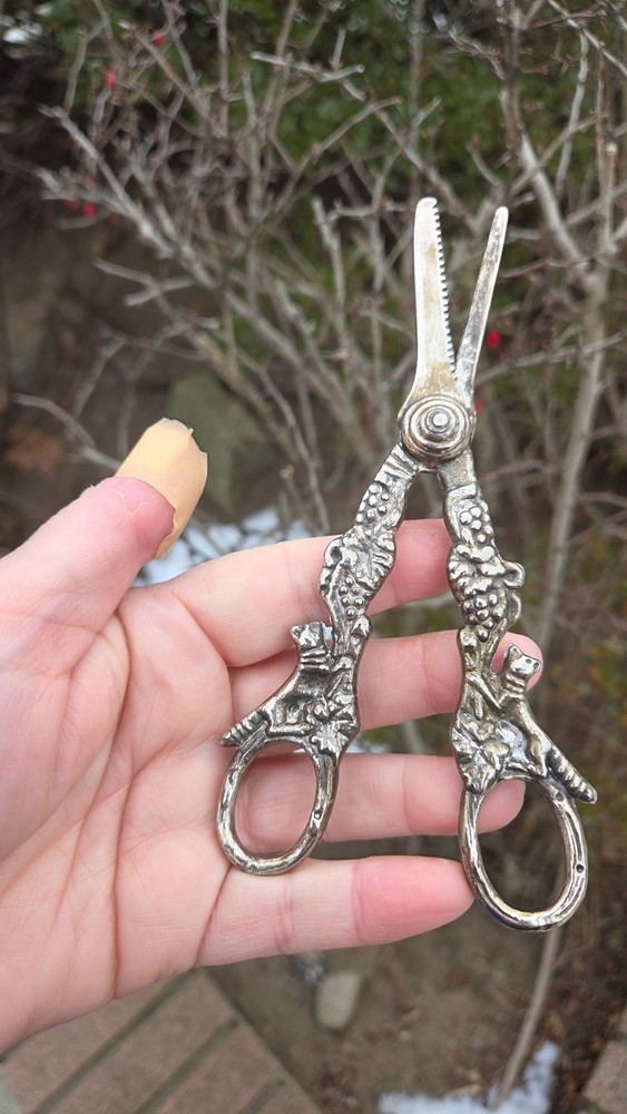 Grape Scissors - Vintage with Animal Design