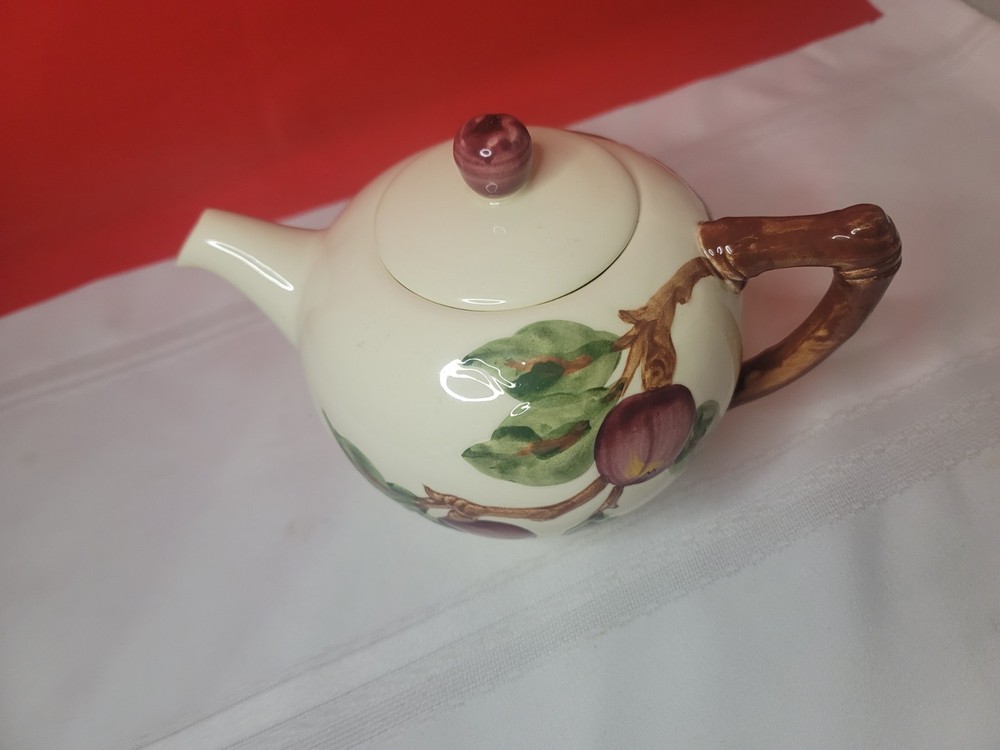 Franciscan Ware Apple Pattern Tea Pot 5.75" (Tall) w/ Lid Teapot