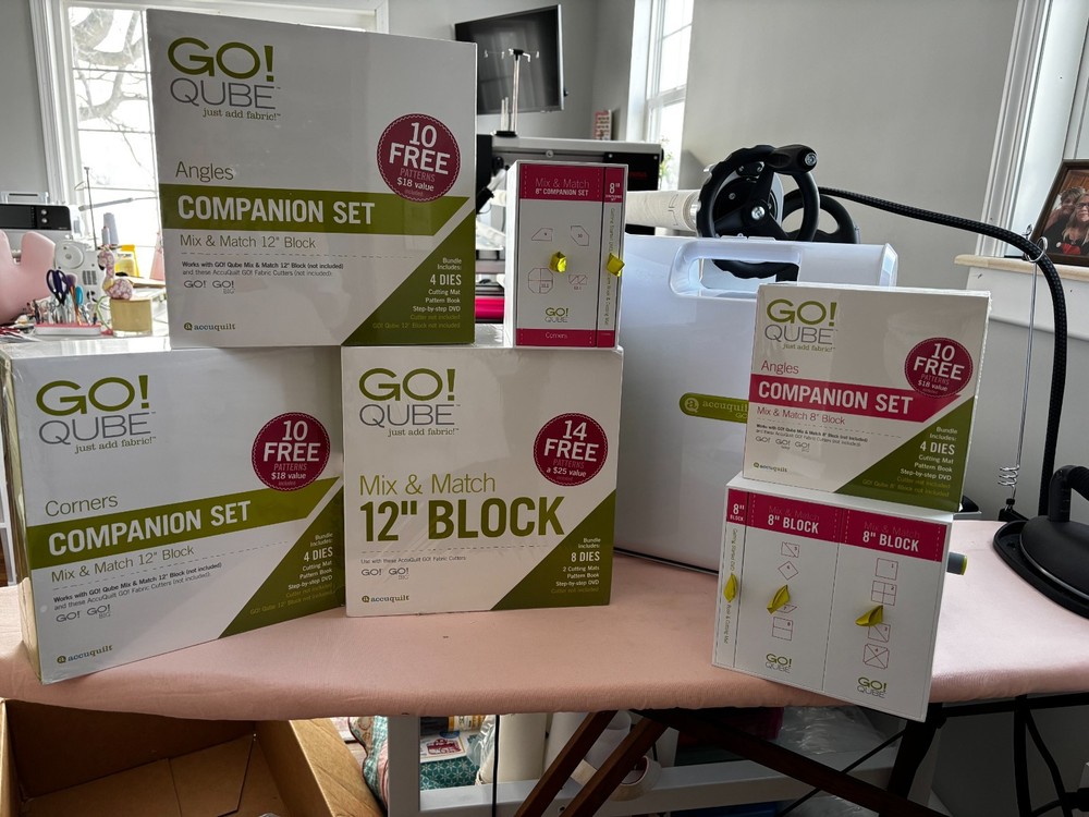 Accuquilt Go! Bundle - GO! and Qubes