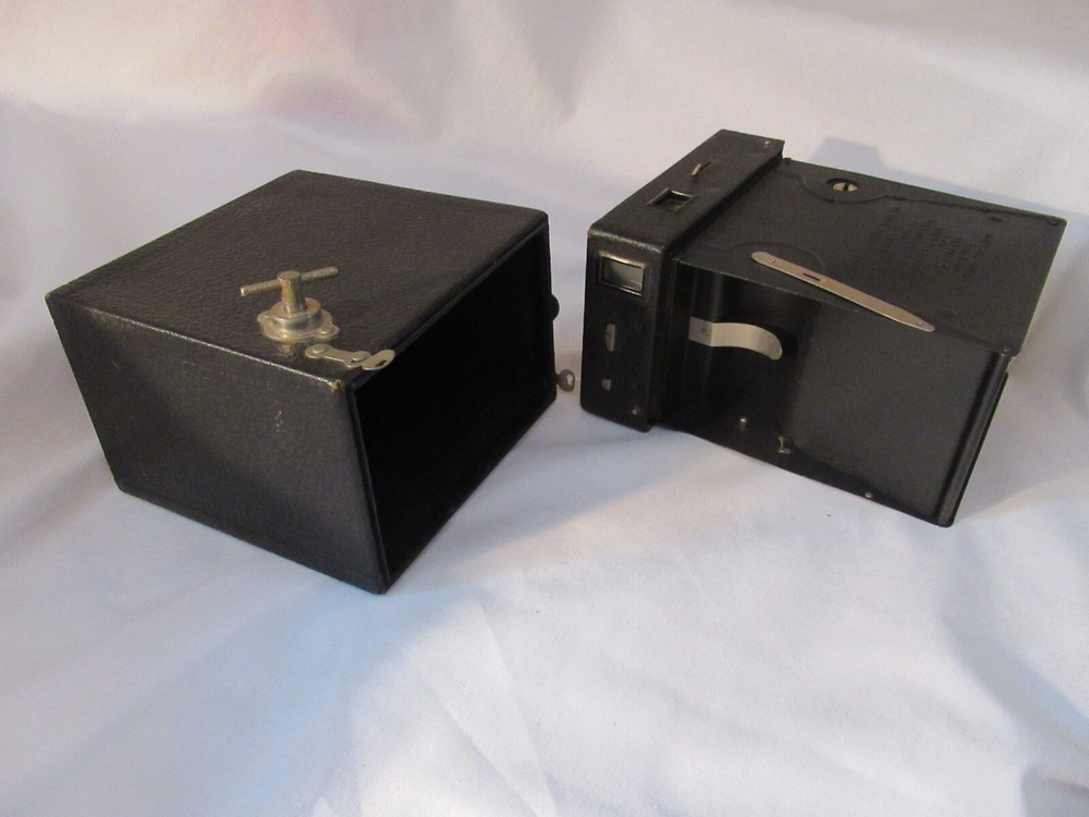 Vintage Kodak Brownie Box Camera No.2-A Model B, Untested