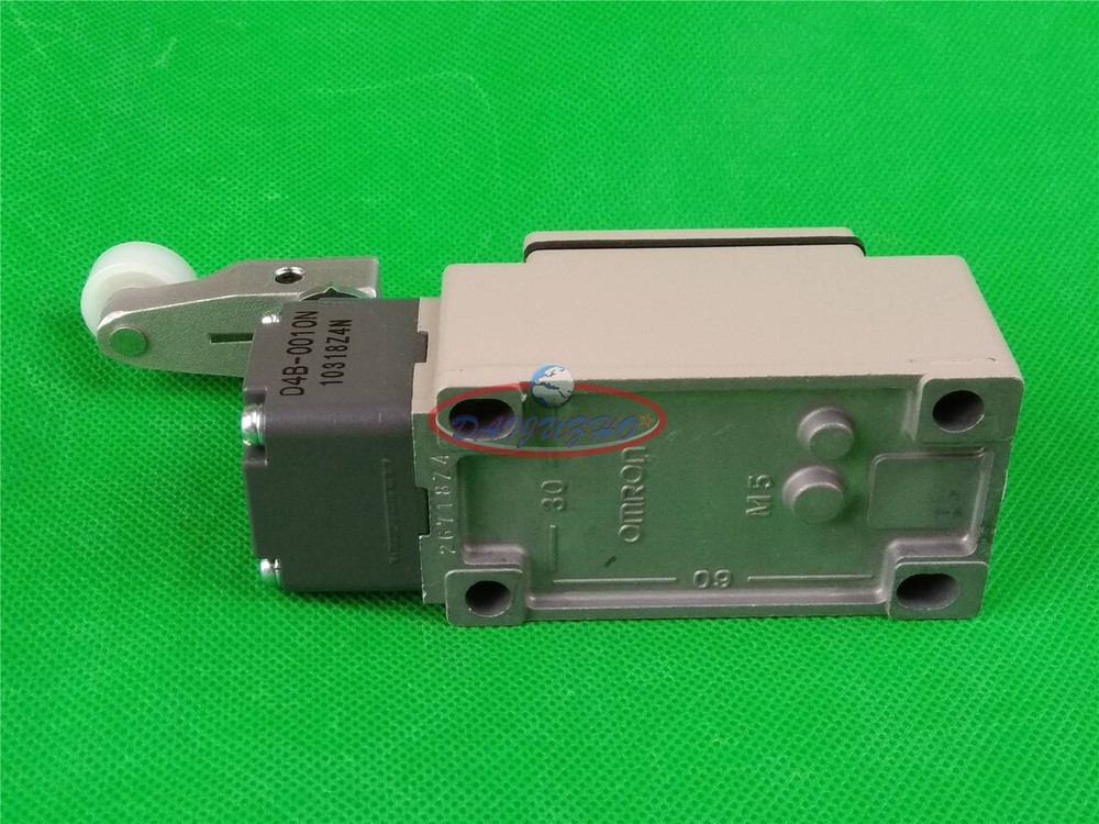 1PC New D4B-4111N Omron Limit Switch D4B4111N