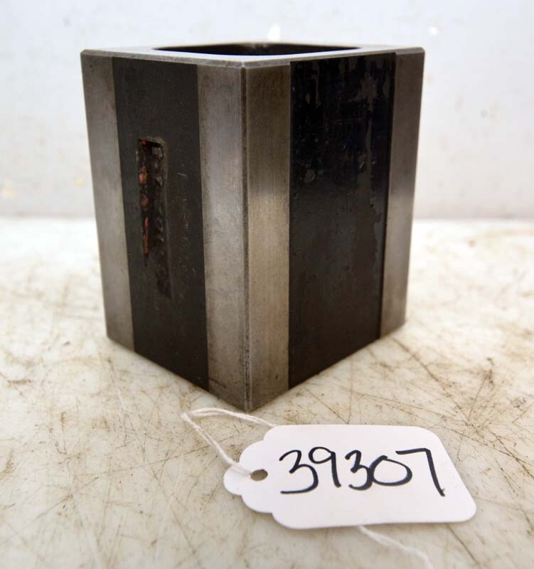 Cast Iron Box Angle Iron (Inv.39307)