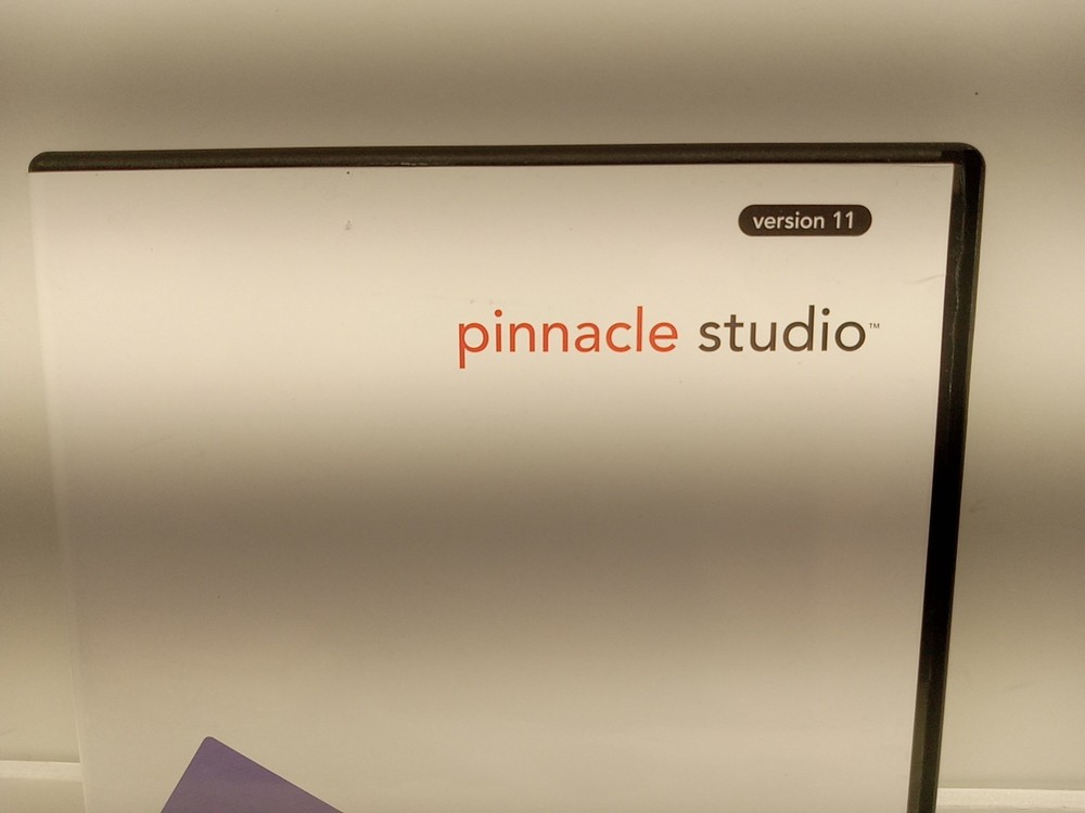 Pinnacle Studio Version 11 - Windows XP/Vista (DVD Rom, 3 Disc, 2007)