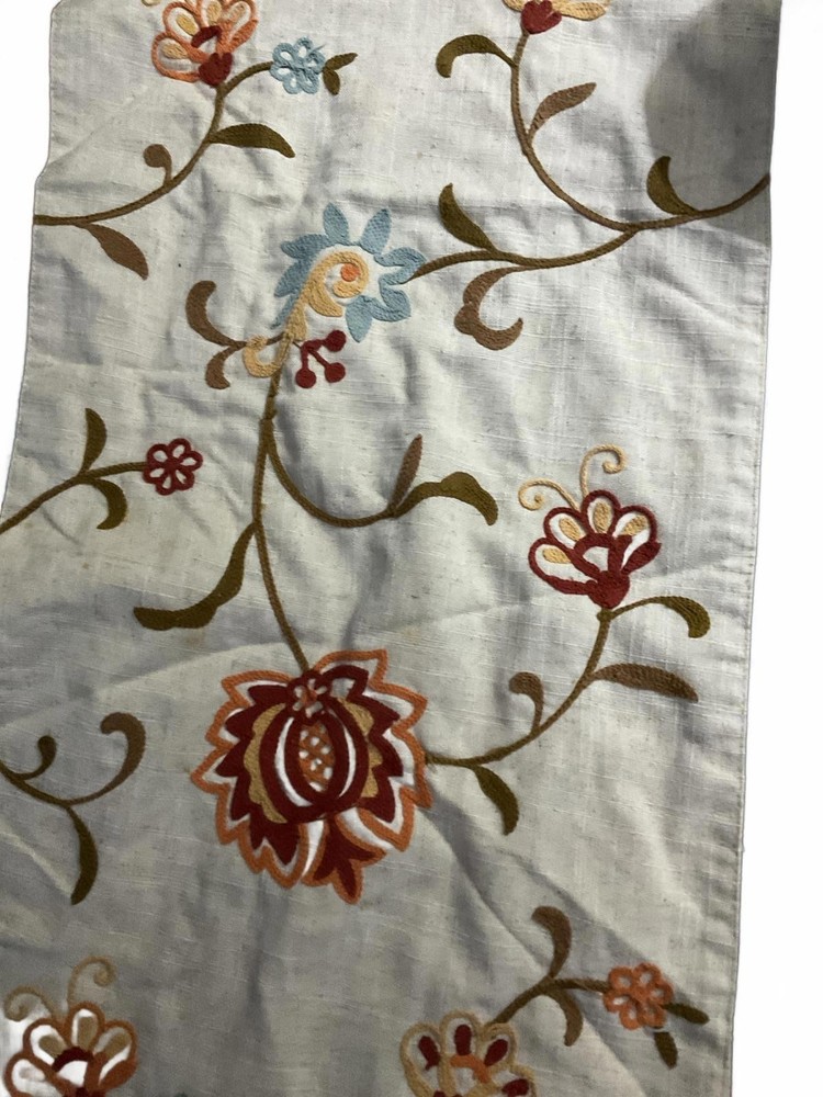 Inspired Treasures Beautiful Embroidered Floral Table Runner