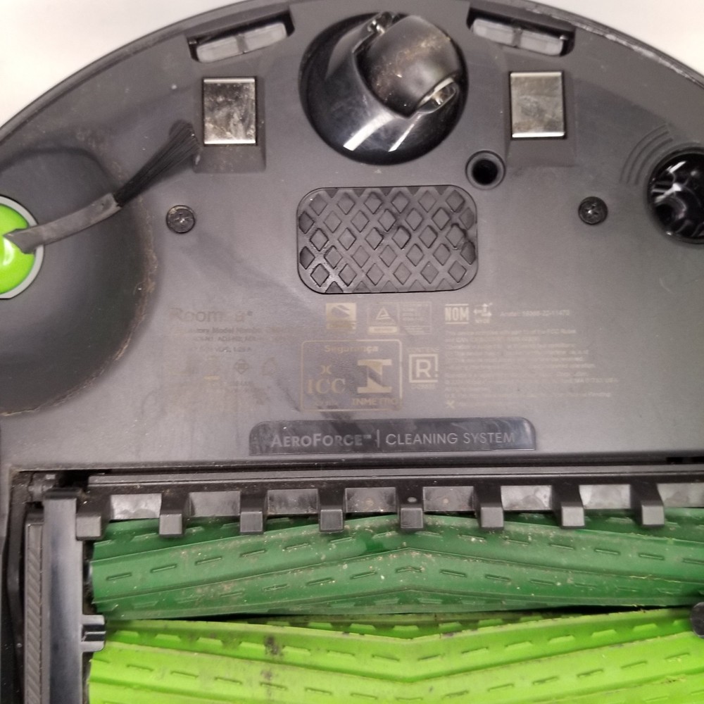 iRobot Roomba Combo 10 Max Robot Vacuum and Mop + AutoWash Dock