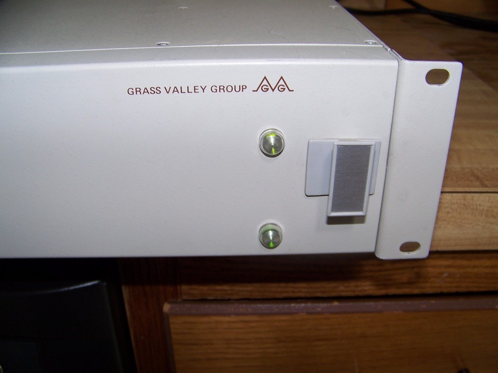 Grass Valley Group 3240 -2RU Video Processing Broadcast Amplifier + Modules